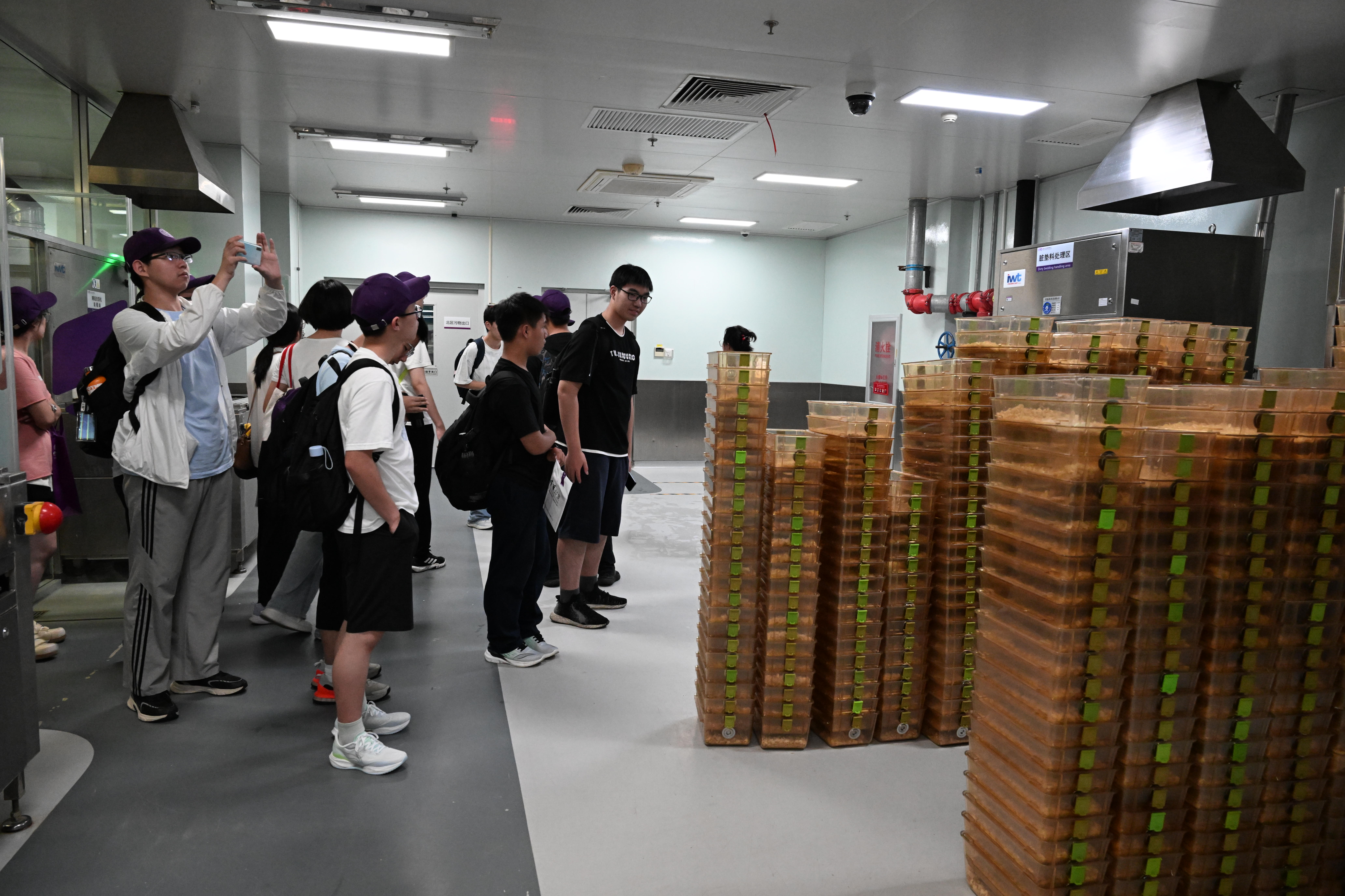 实验动物中心参观.jpeg